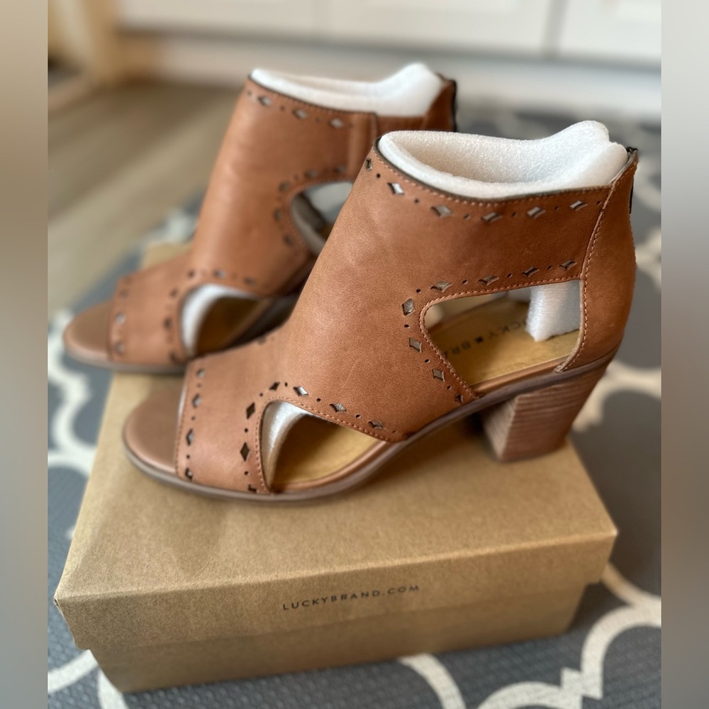 LUCKY BRAND LP-KIKAH JANEDA leather open toe heel sandal